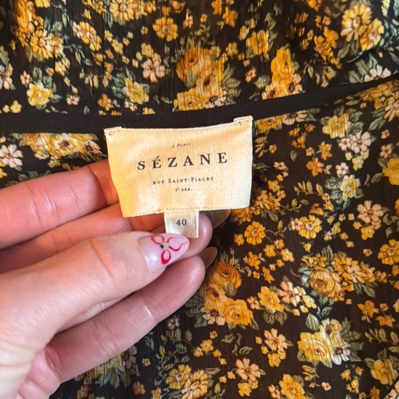 Floral Ruffle Blouse - Picture 2 of 4